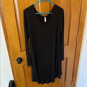 Women's Black V-Neck Long Sleeve Tunic Dress